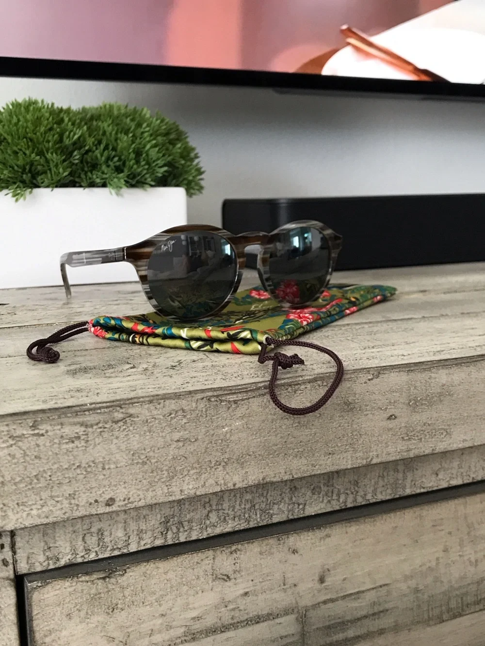 Maui Jim Pineapple 🍍 Tortoiseshell Sunglasses with Gray Lenses